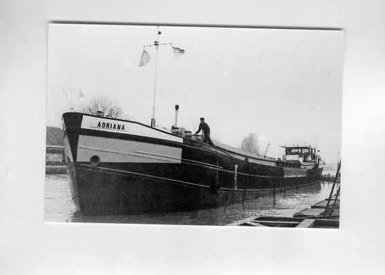 scheepvaart-foto-BINNENVAART-adriana 1959, Ophalen of Verzenden, Zo goed als nieuw, Boek of Tijdschrift