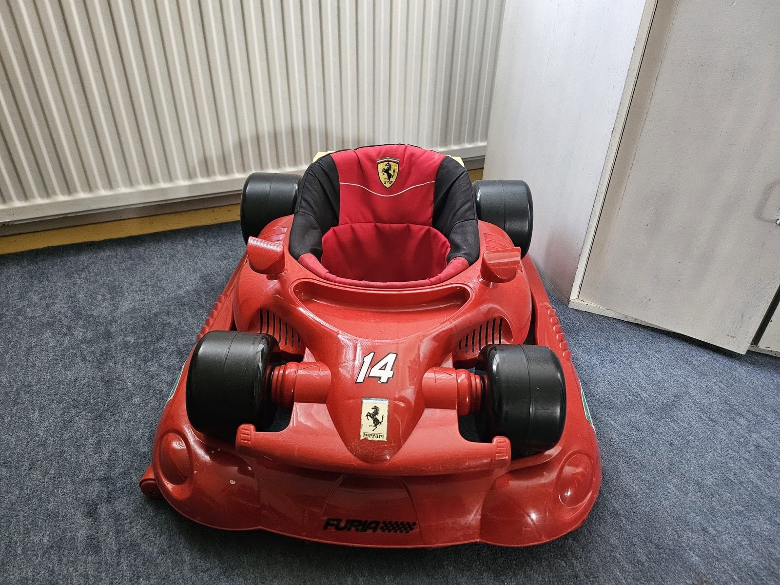 Ferrari loopstoel / babywalker, Ophalen, Zo goed als nieuw, Overige typen, Met wieltjes