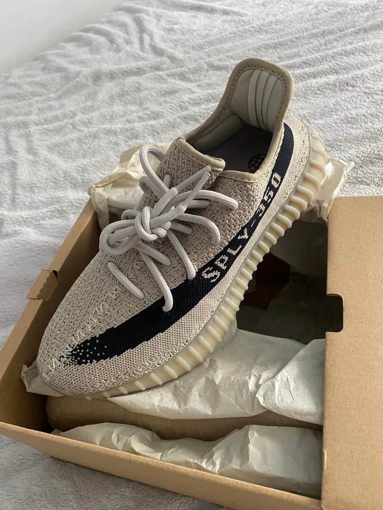 Yeezy Boost 350 V2 maat 42 slate black Origineel, Kleding | Heren, Schoenen, Ophalen, Overige kleuren, Nieuw, Sneakers of Gympen