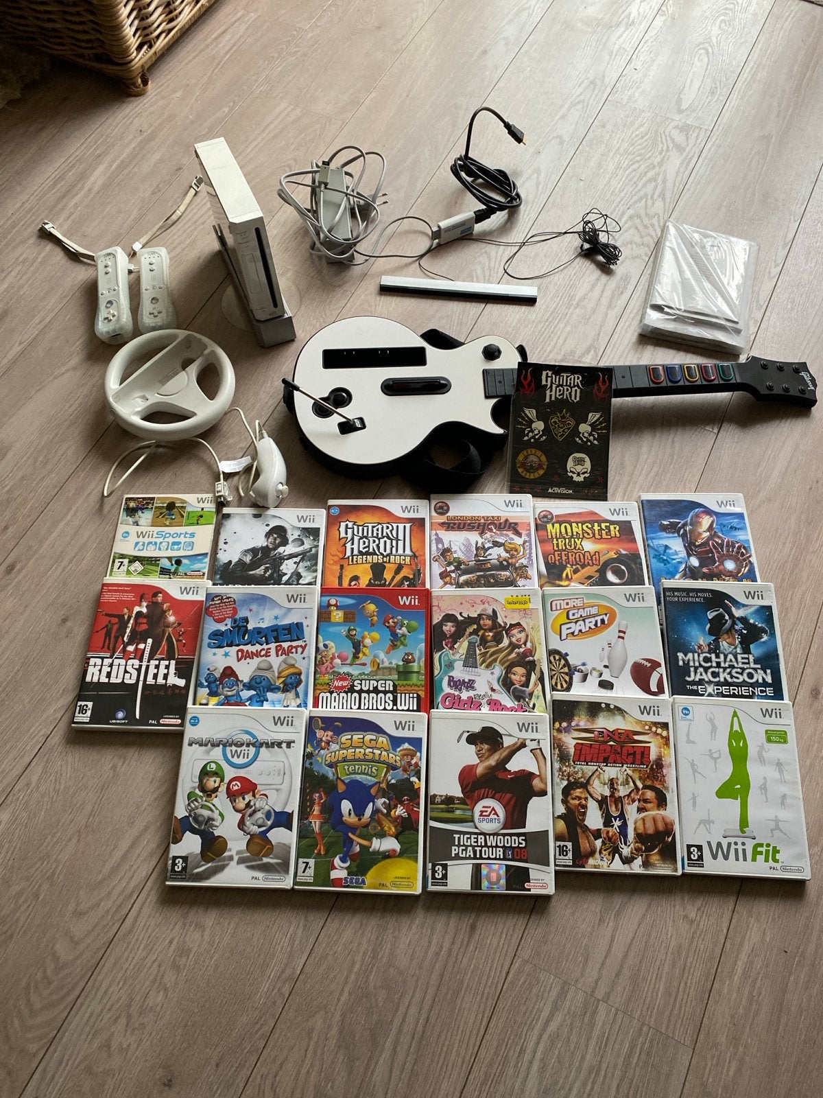 Zeer complete Wii set met veel games en accessoires, Ophalen, Gebruikt, Met 2 controllers, Met games