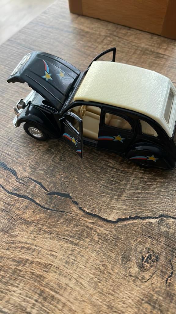 Welly auto, Hobby en Vrije tijd, Modelauto's | 1:24, Ophalen of Verzenden, Zo goed als nieuw, Bburago