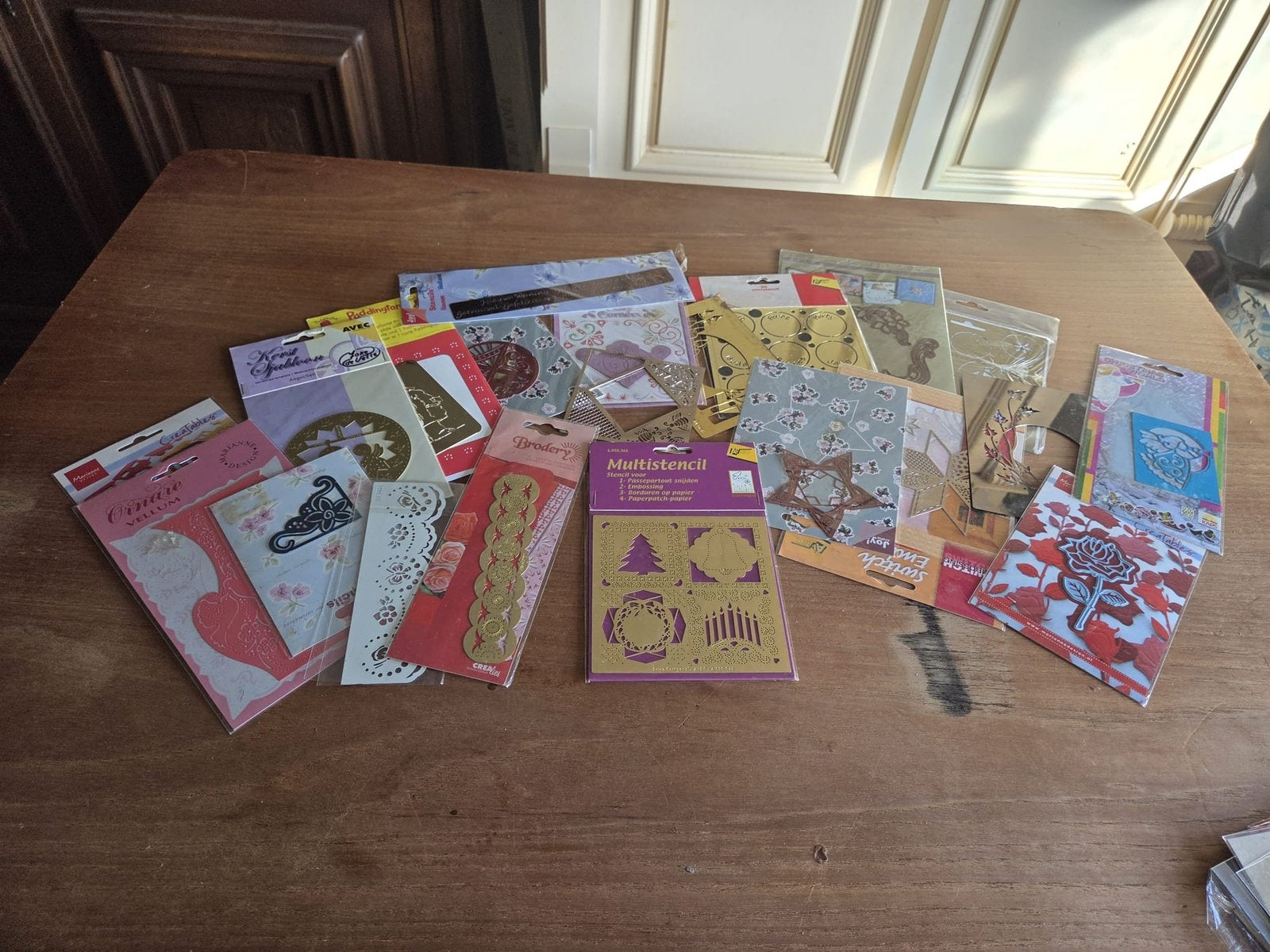 70 embossing- en borduurmallen, diverse soorten €25, Hobby en Vrije tijd, Overige thema's, Nieuw, Meerkleurig, Overige merken