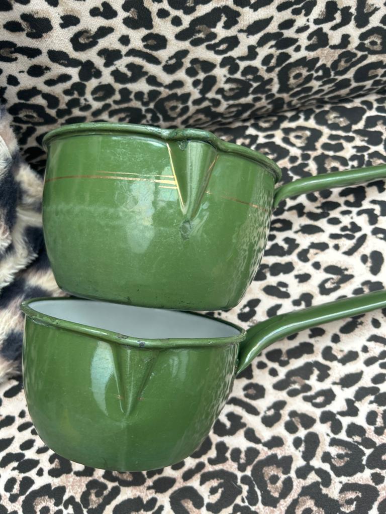 Vintage Groene Emaille Sauspannen - 2 Stuks, Antiek en Kunst, Antiek | Emaille, Ophalen of Verzenden