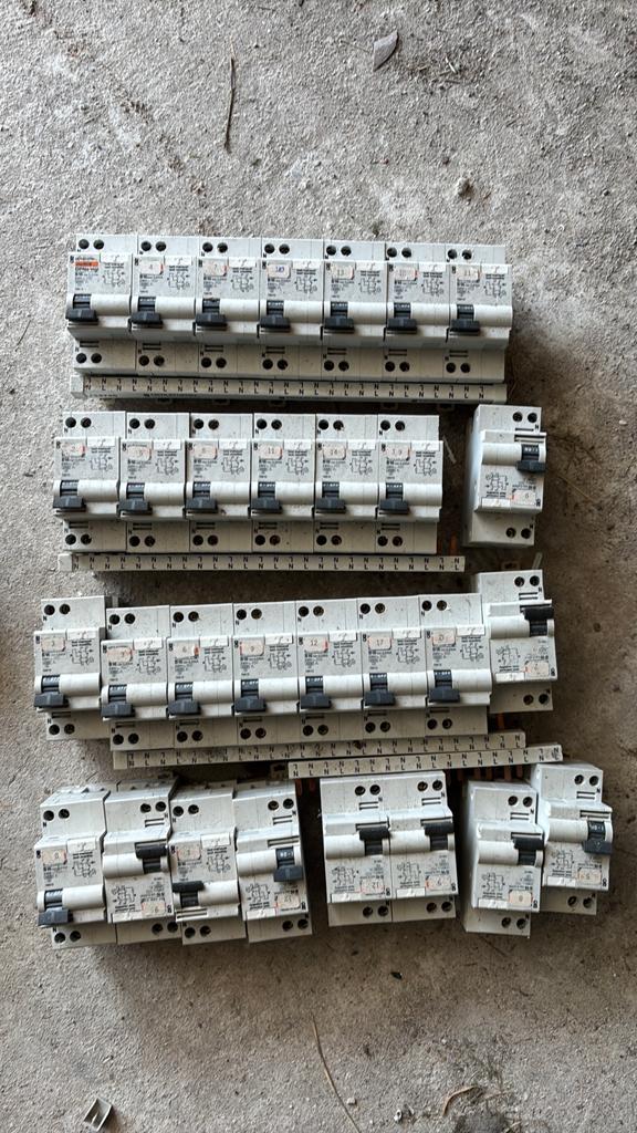 Merlin gerlin aardlekautomaat b16, Ophalen, Gebruikt, Overige typen