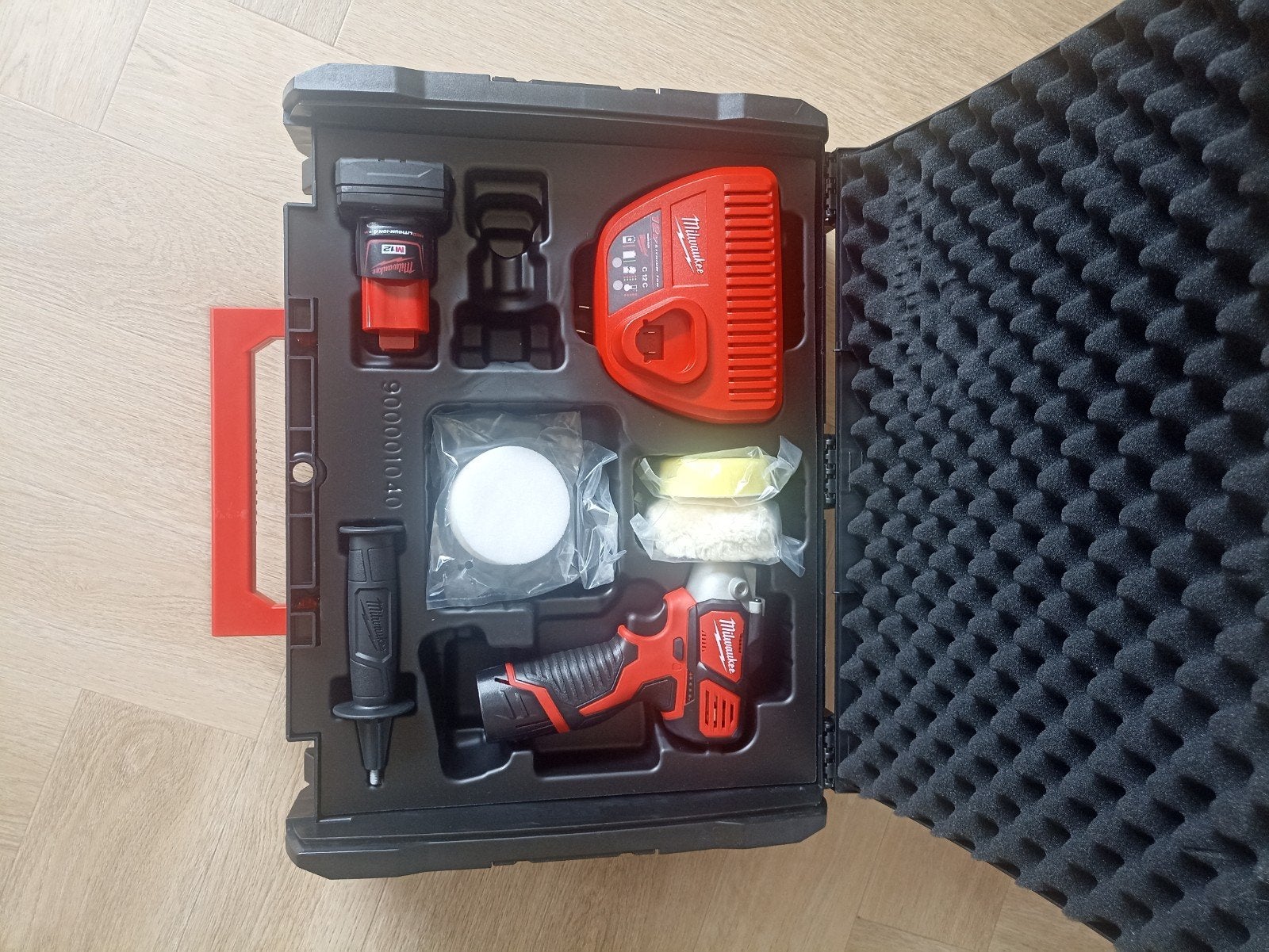Nieuwe Milwaukee 12v accu schuur/polijstmachine, Ophalen, Nieuw, Gereedschapsset, Milwaukee