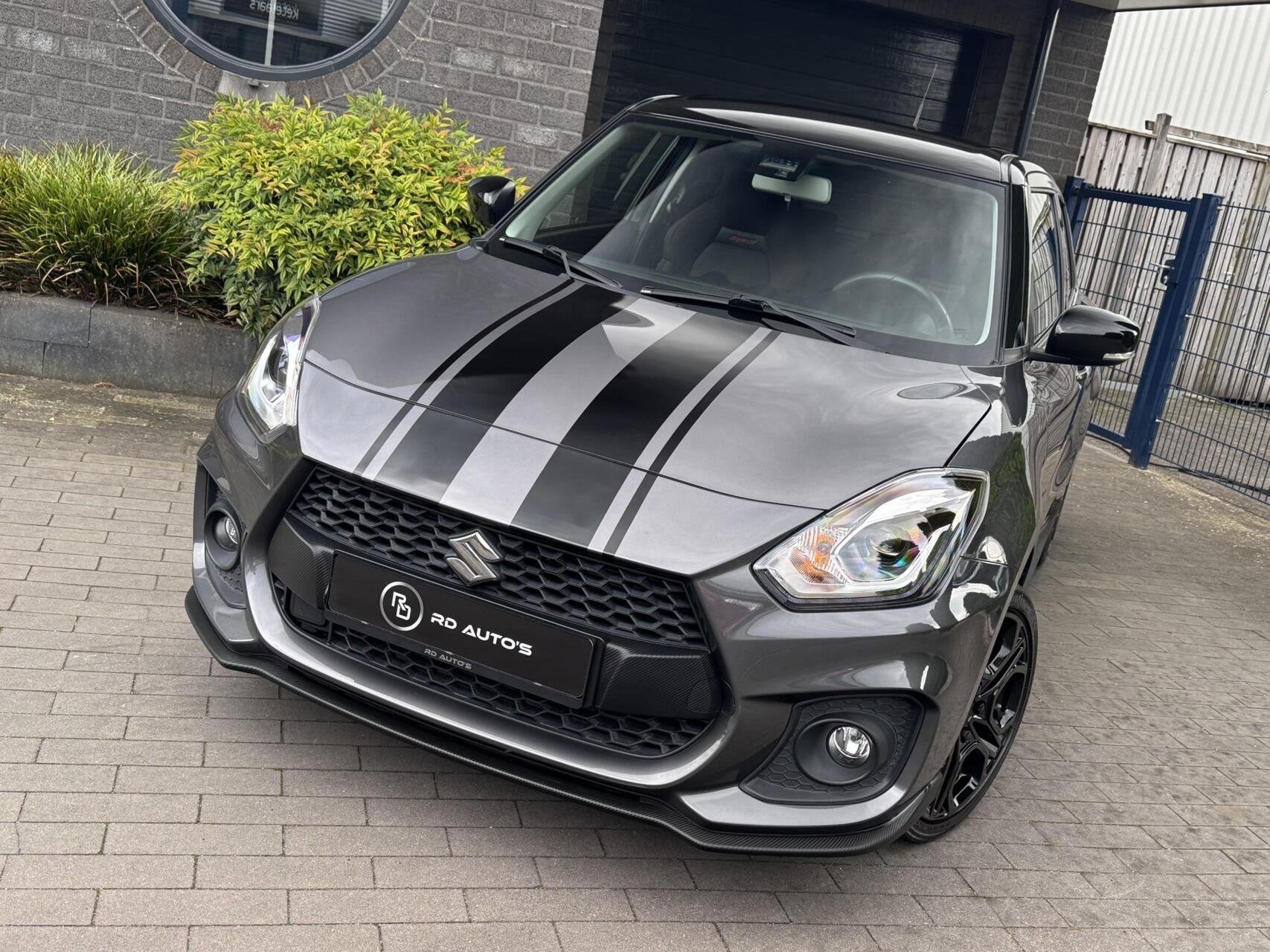 Suzuki Swift 1.4 Sport Camera Carplay PDC Cruise Stoelverwar, Auto's, Voorwielaandrijving, Dealer onderhouden, Stof, Gebruikt