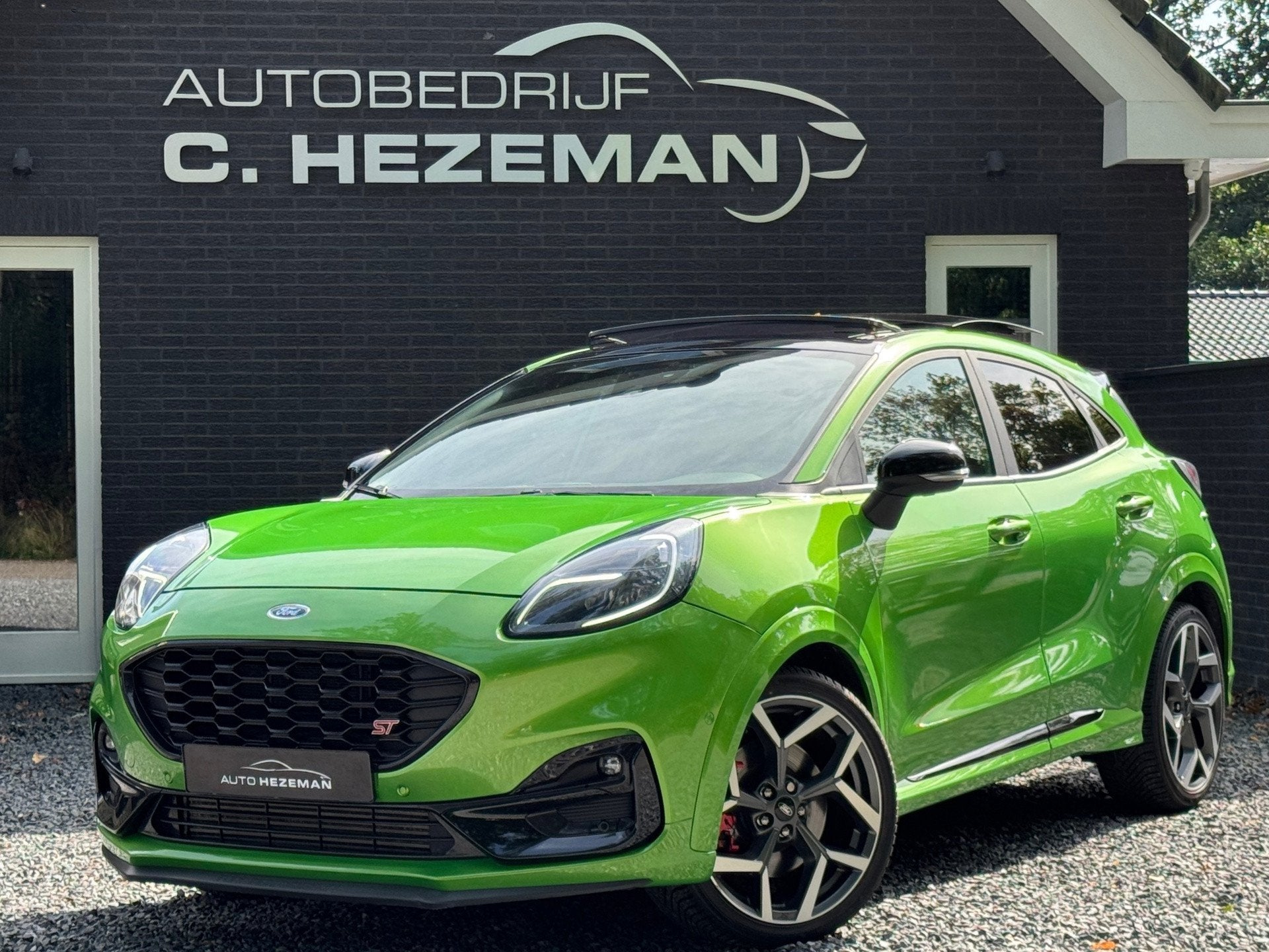 Ford Puma 1.5 200PK ST-X 1E EIG DEALER OH PANORAMADAK ALCANT, Auto's, Voorwielaandrijving, Dealer onderhouden, 15 km/l, Zwart