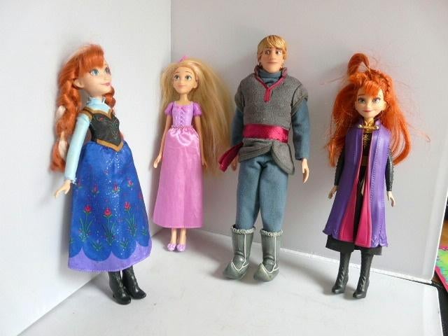 Frozen # Elsa, Anna 2x en Kristoff - 27 en 32 cm, Verzamelen, Disney, Ophalen of Verzenden, Overige figuren, Zo goed als nieuw