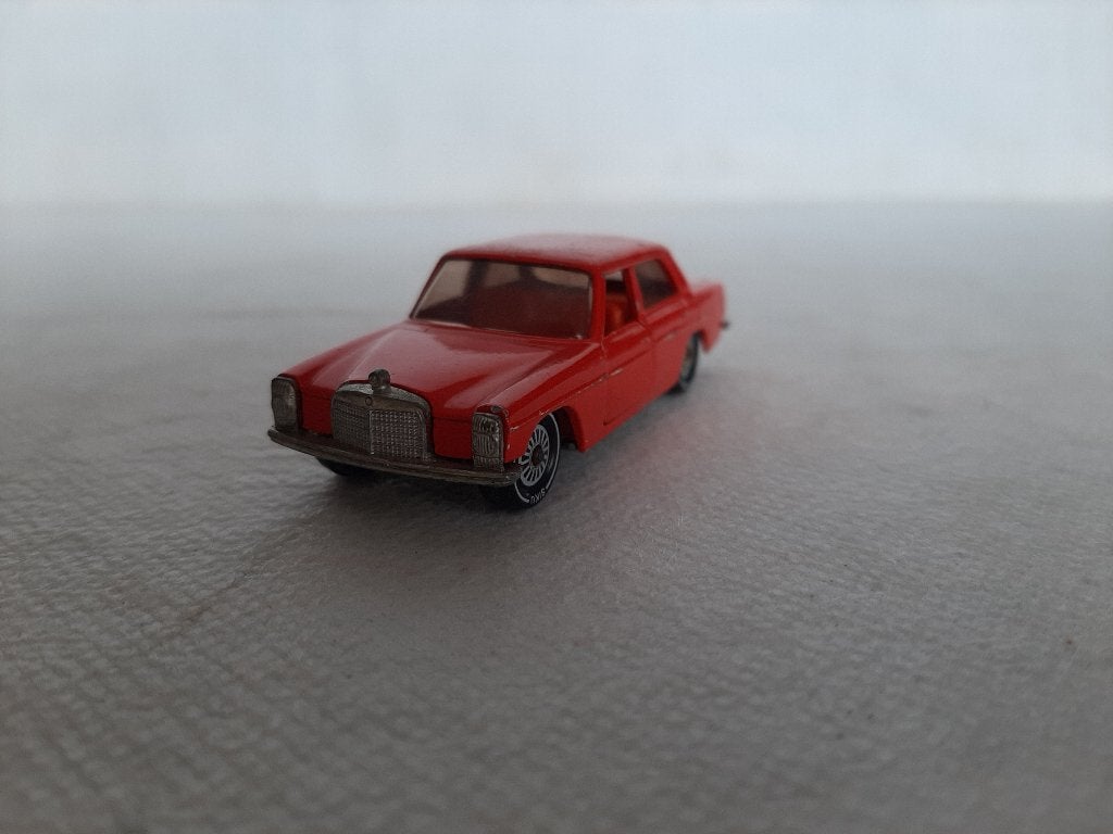 Siku Mercedes Benz 250 V309 izgst., Hobby en Vrije tijd, Ophalen of Verzenden, Zo goed als nieuw, Auto, SIKU