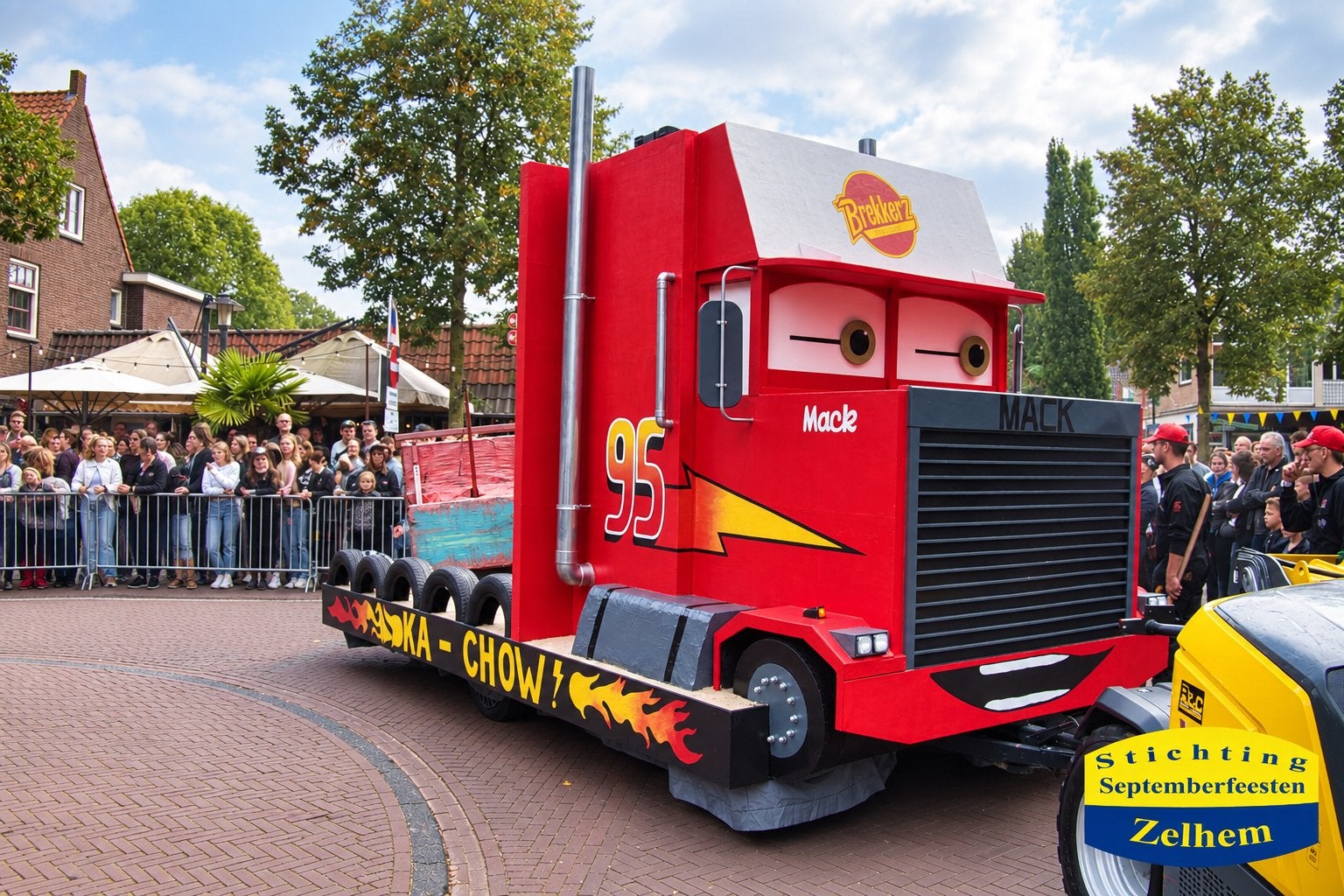 Cars optochtwagen Mack + Bliksem McQueen + Takel, Ophalen, Zo goed als nieuw