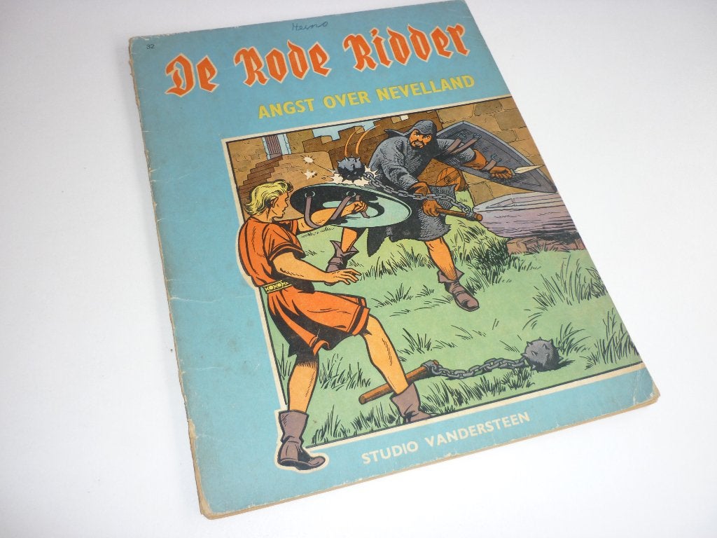 Vandersteen: de Rode Ridder 32. Angst over Nevelland, Boeken, Eén stripboek, Ophalen of Verzenden, Gelezen
