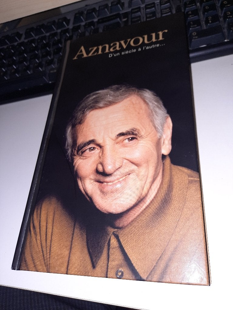 3 CD BOX RARE Aznavour – D'un Siècle À L'autre  CharleS, Ophalen, Zo goed als nieuw