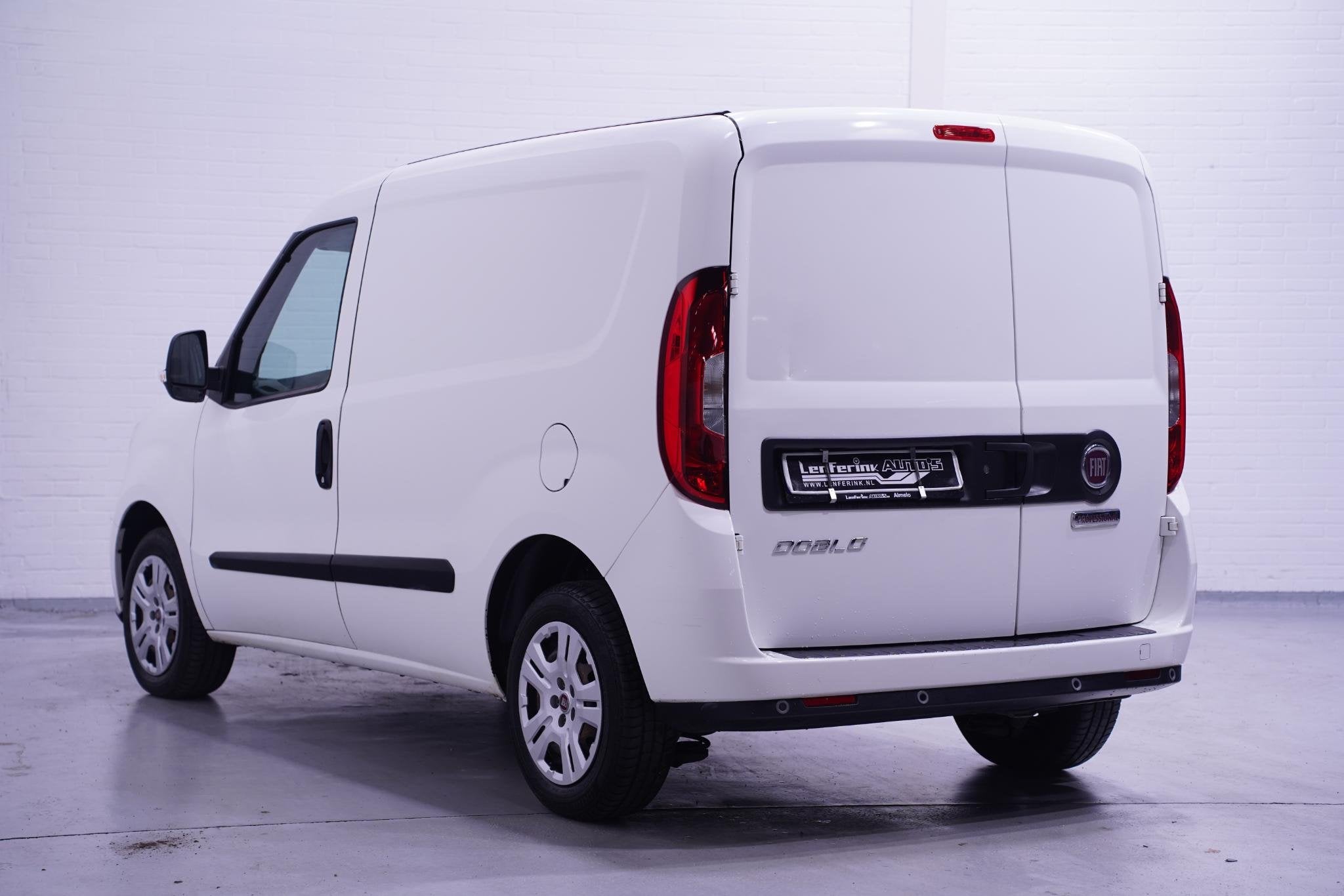 Fiat Doblo 1.3 MJet 95 pk L1 Navi, Airco, Cruise Control Laa, Auto's, Voorwielaandrijving, Stof, Gebruikt, Wit