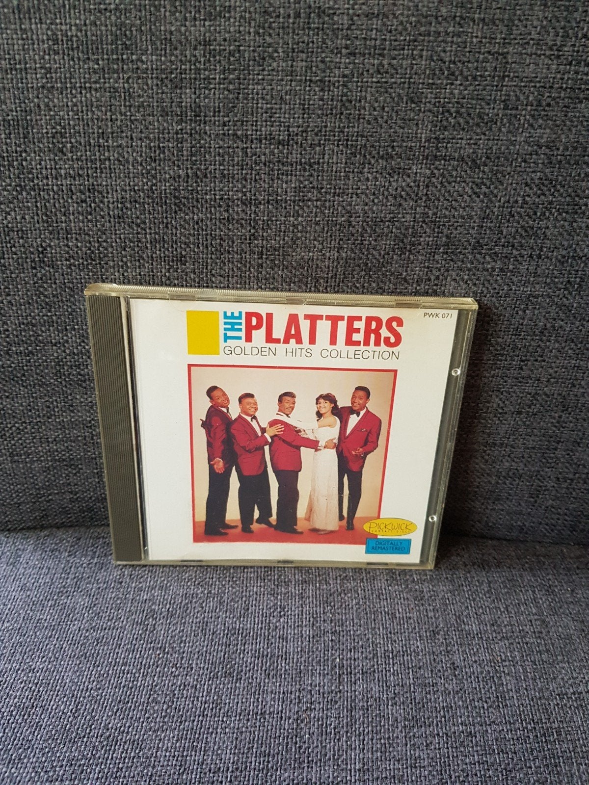 The Platters - Golden hits collection, Verzenden