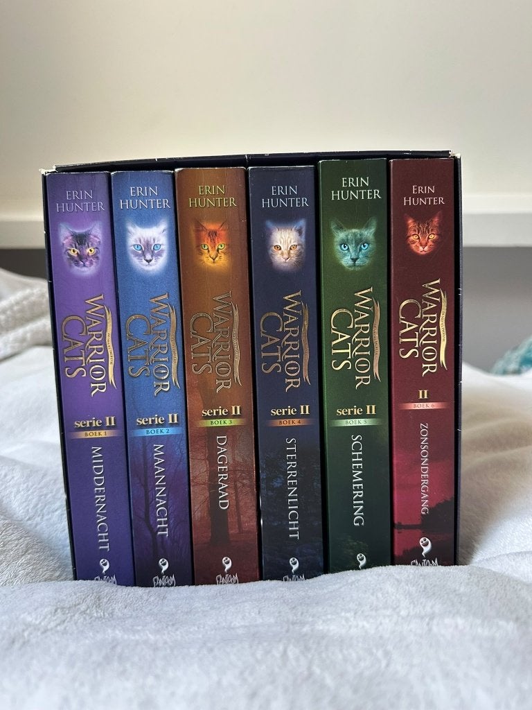 16 boeken van Warrior Cats (complete sets en losse boeken), Boeken, Ophalen of Verzenden, Gelezen, Erin Hunter