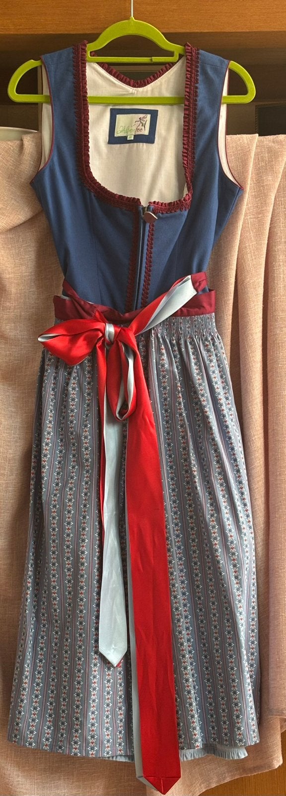 Origineel Dirndl Alpenfee mt 40 blauw, Ophalen of Verzenden, Zo goed als nieuw, Maat 38/40 (M), Overige thema's