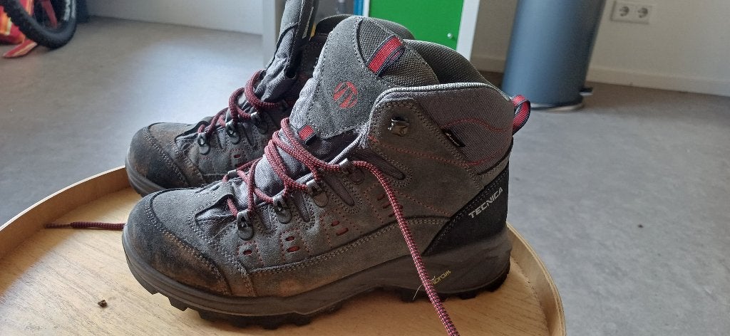 Wandelschoenen Tecnica met Vibram zolen, Ophalen of Verzenden, Zo goed als nieuw, Schoenen