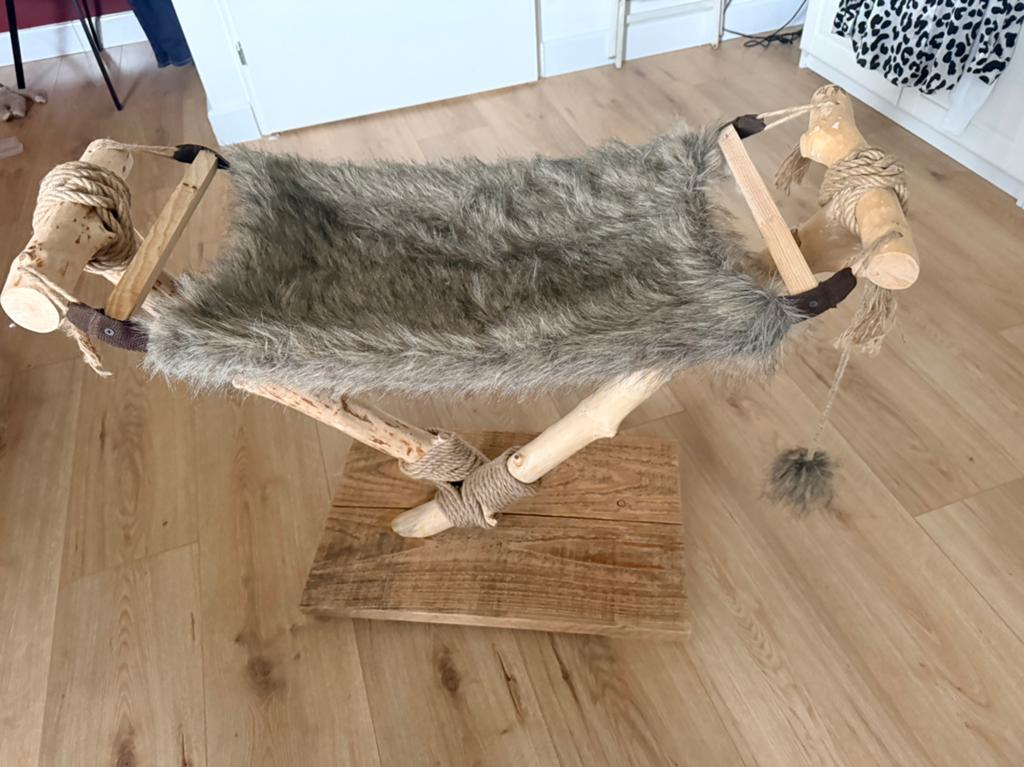 Katten krabpaal met hangmat en speeltje, Ophalen of Verzenden, Zo goed als nieuw