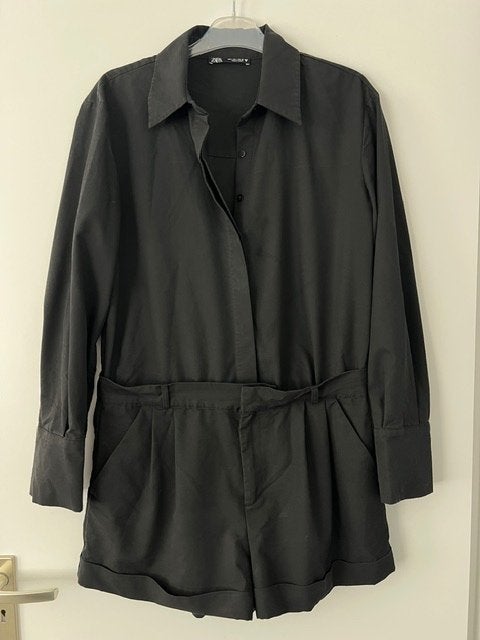 Zara, super leuke nette zwarte playsuit maat L., Kleding | Dames, Jumpsuits, Maat 42/44 (L), Nieuw, Ophalen of Verzenden, Zara