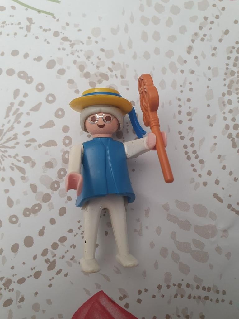 Te koop Playmobil oma met mattenklopper, Ophalen of Verzenden, Zo goed als nieuw