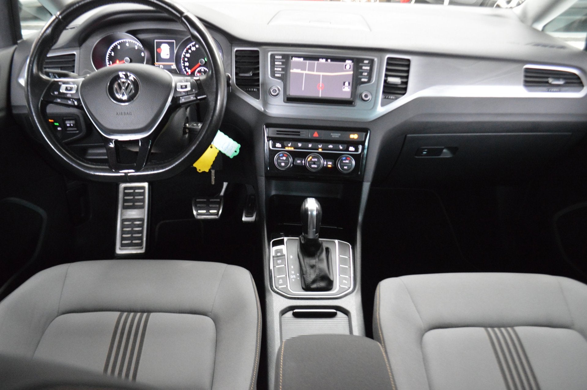 Volkswagen Golf Sportsvan 1.2 TSI AUTOMAAT, TREKHAAK, ADAPTI, Auto's, Stof, Gebruikt, 4 cilinders, Zwart
