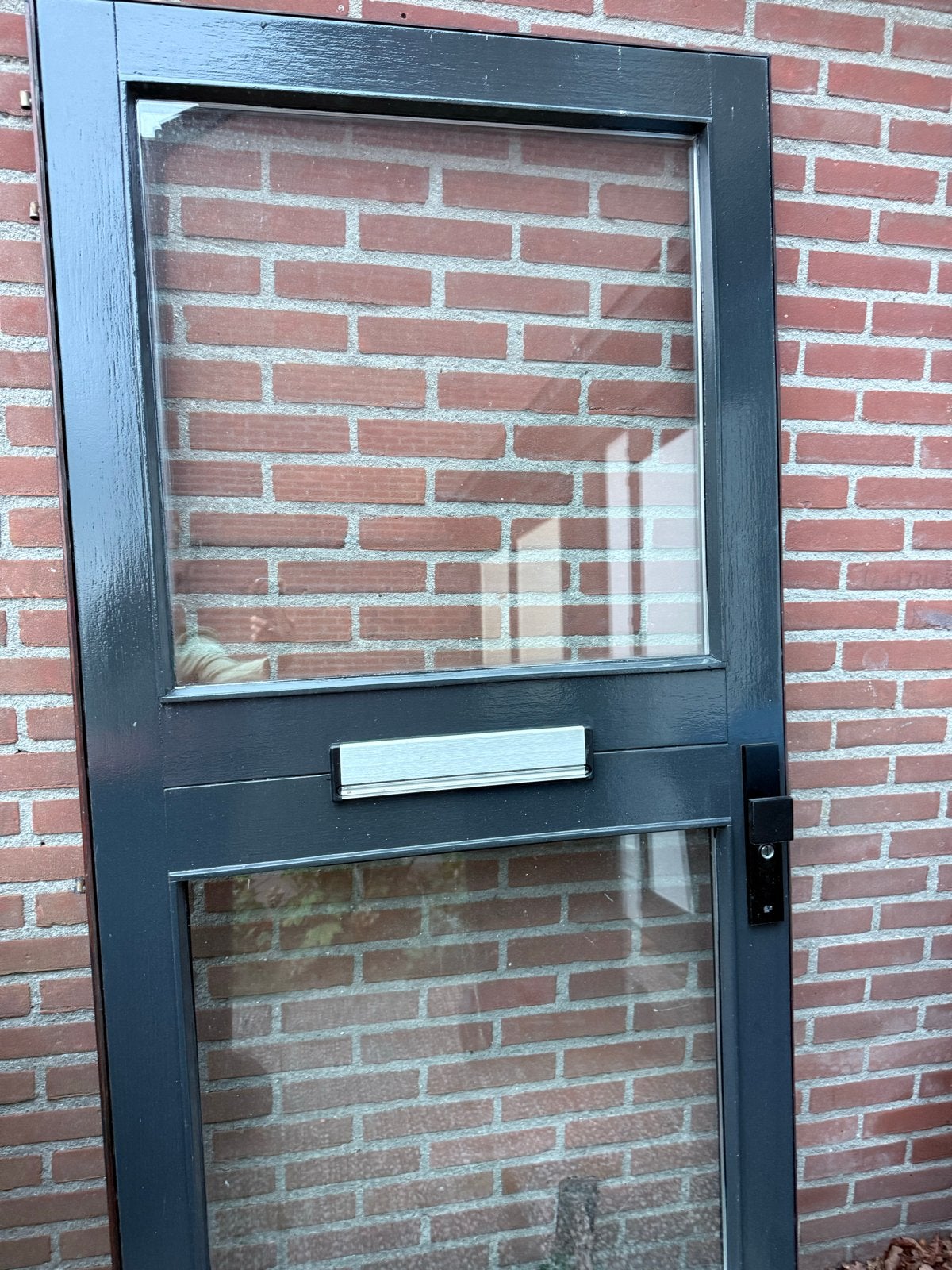 Zwarte hardhouten buitendeur met glas en brievenbus, Ophalen, Gebruikt, 80 tot 100 cm, Buitendeur