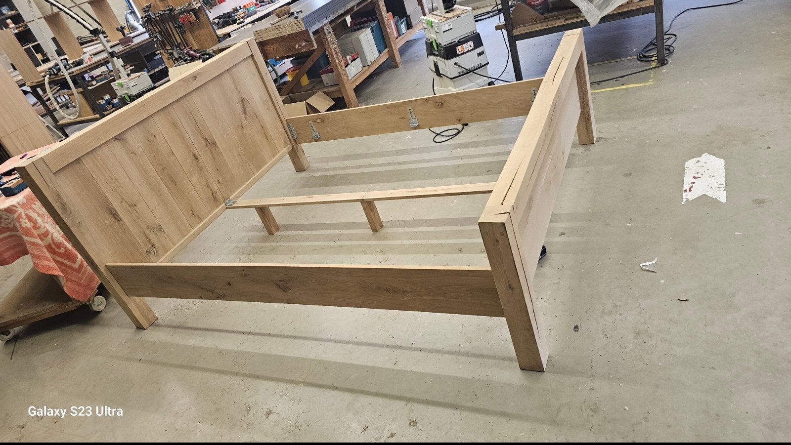 Handgemaakt houten tweepersoonsbed (220x180 cm), Ophalen, Tweepersoons, Zo goed als nieuw, 180 cm