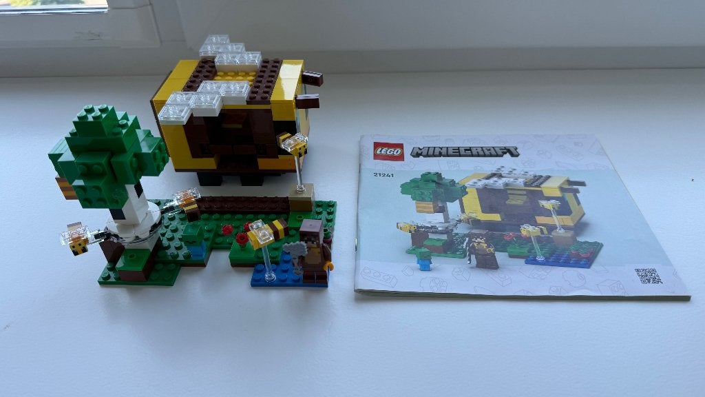 LEGO Minecraft Het Bijenhuisje - 21241, Minecraft, Lego, Compleet, Ophalen of Verzenden