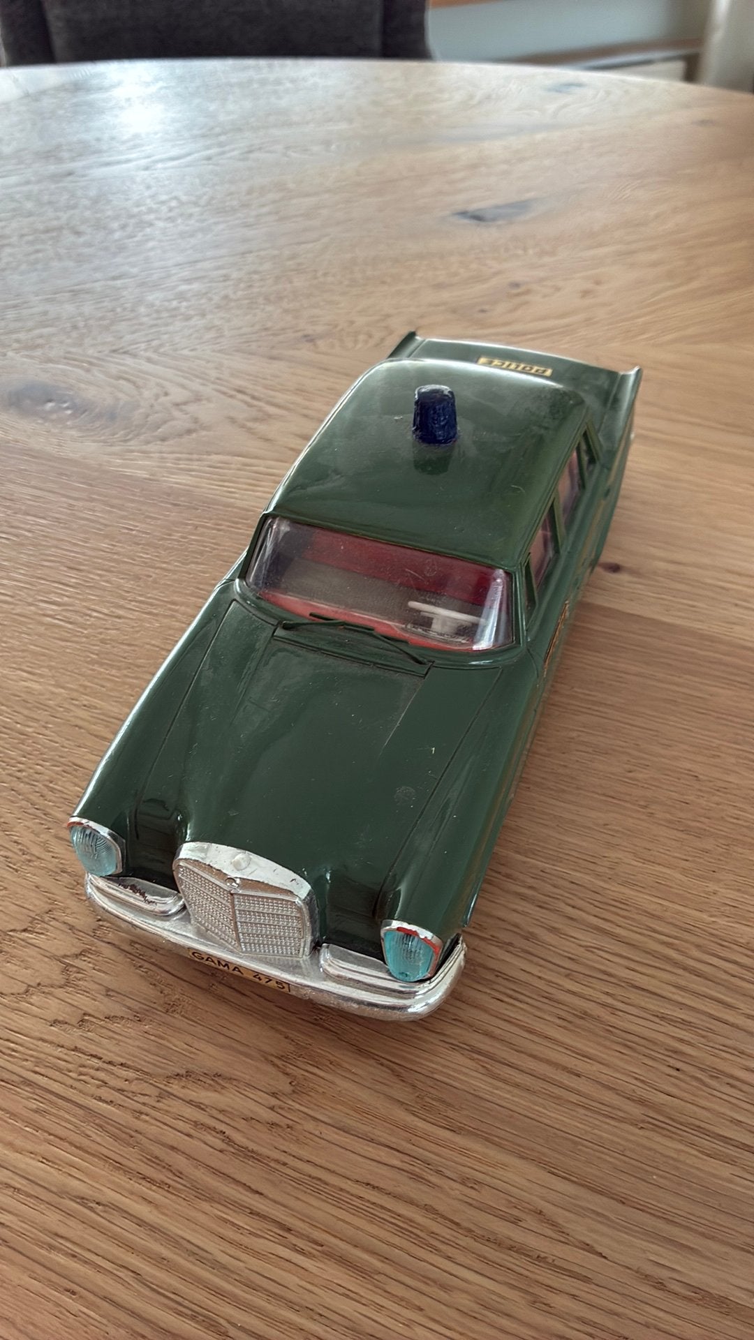 Oude police car, Ophalen