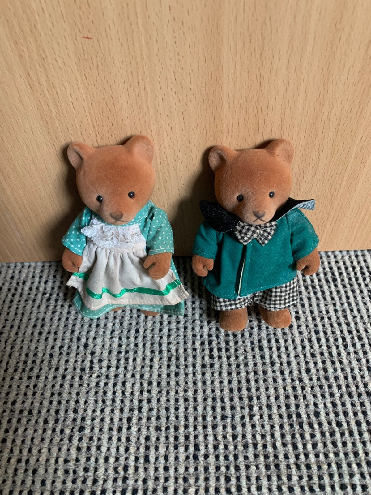 VINTAGE Sylvanian beren en konijnen, Ophalen of Verzenden, Zo goed als nieuw, Poppenhuis