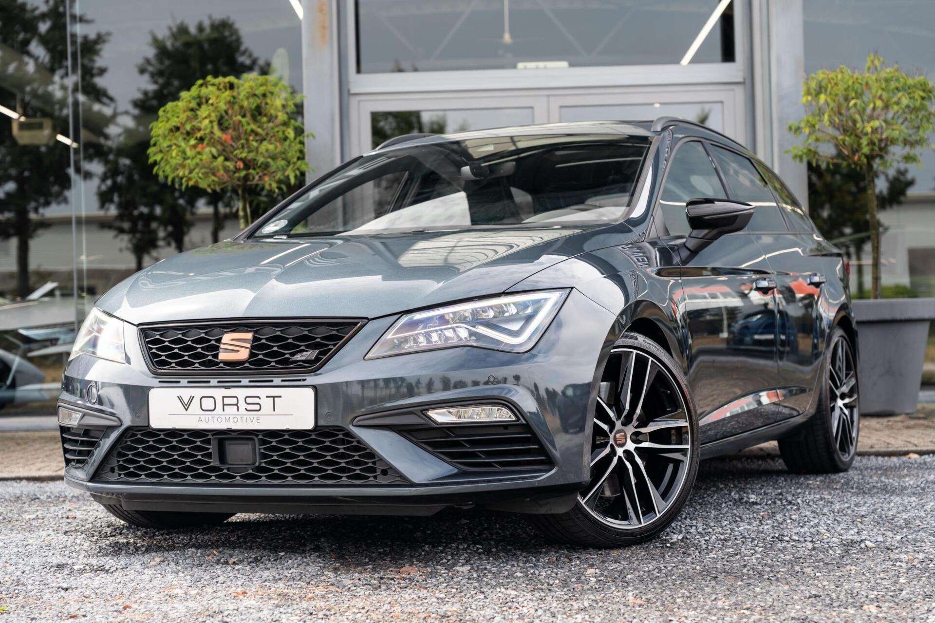 Seat Leon ST 2.0 TSI 4DRIVE CUPRA Ultimate Pano Beats Schaal, Auto's, Automaat, Dealer onderhouden, Gebruikt, 4 cilinders