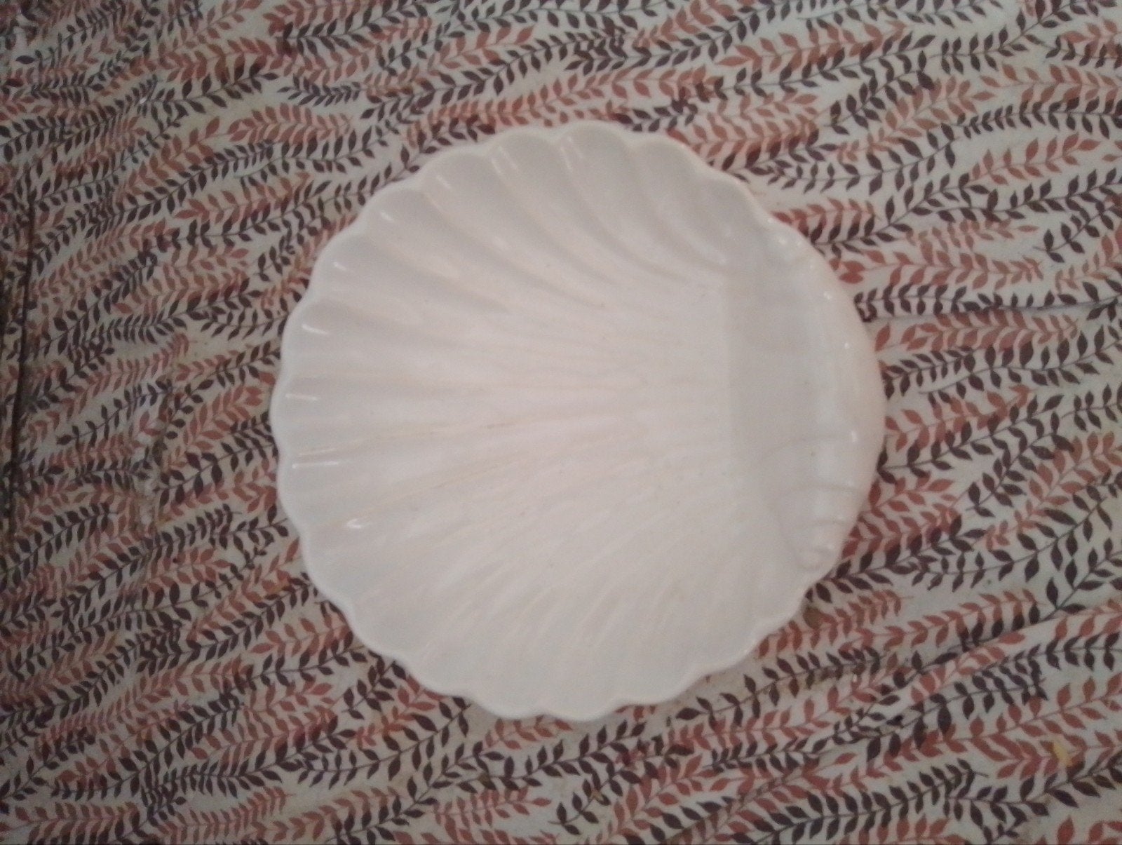 Vintage schelpvormig schaaltje - 17 cm, Huis en Inrichting, Ophalen of Verzenden, Overige stijlen, Aardewerk, Schaal of Schalen