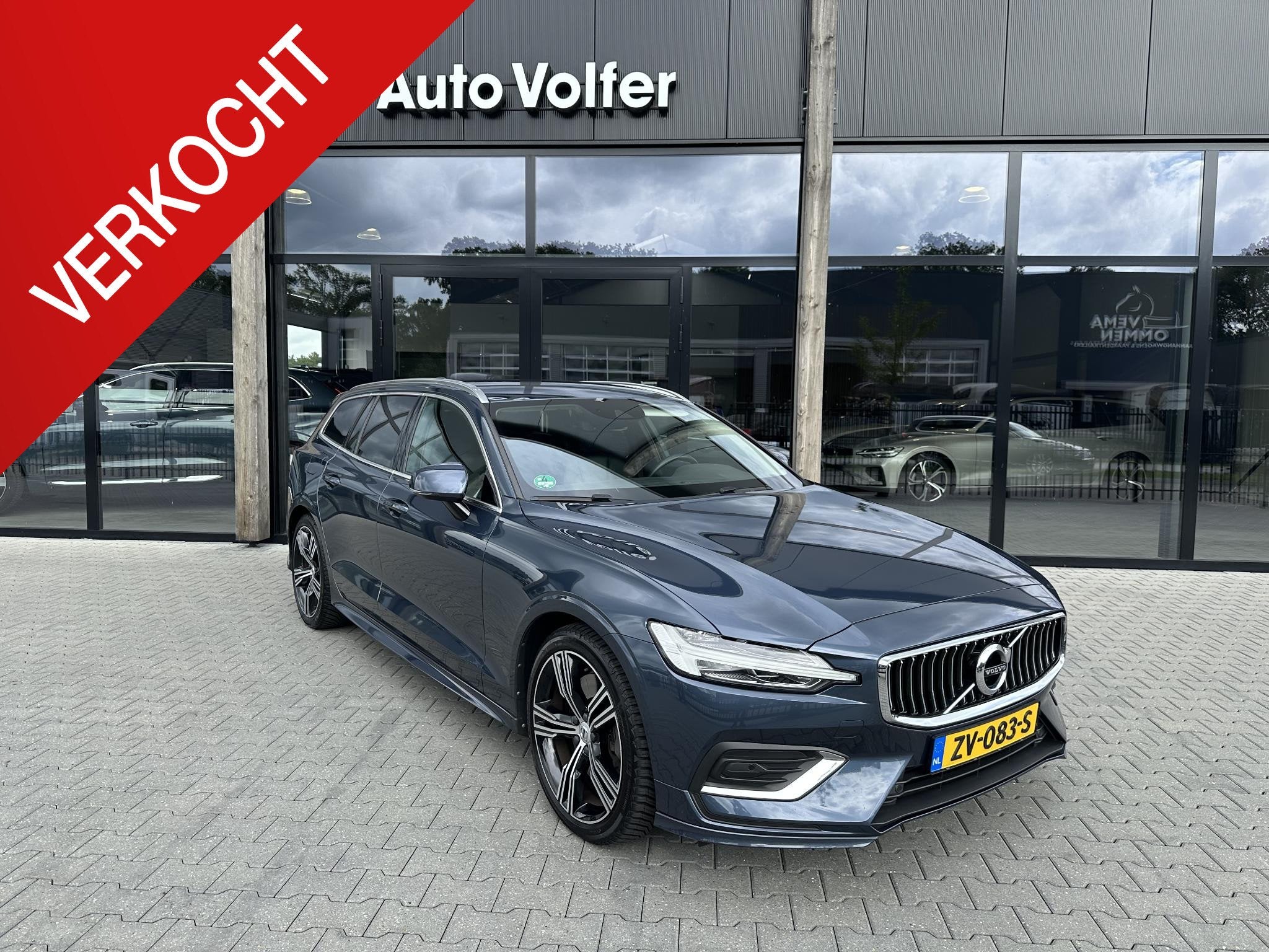 Volvo V60 2.0 T5 Inscription ACC|massage|trekhaak|NL auto, 15 km/l, Euro 6, 4 cilinders, 1969 cc