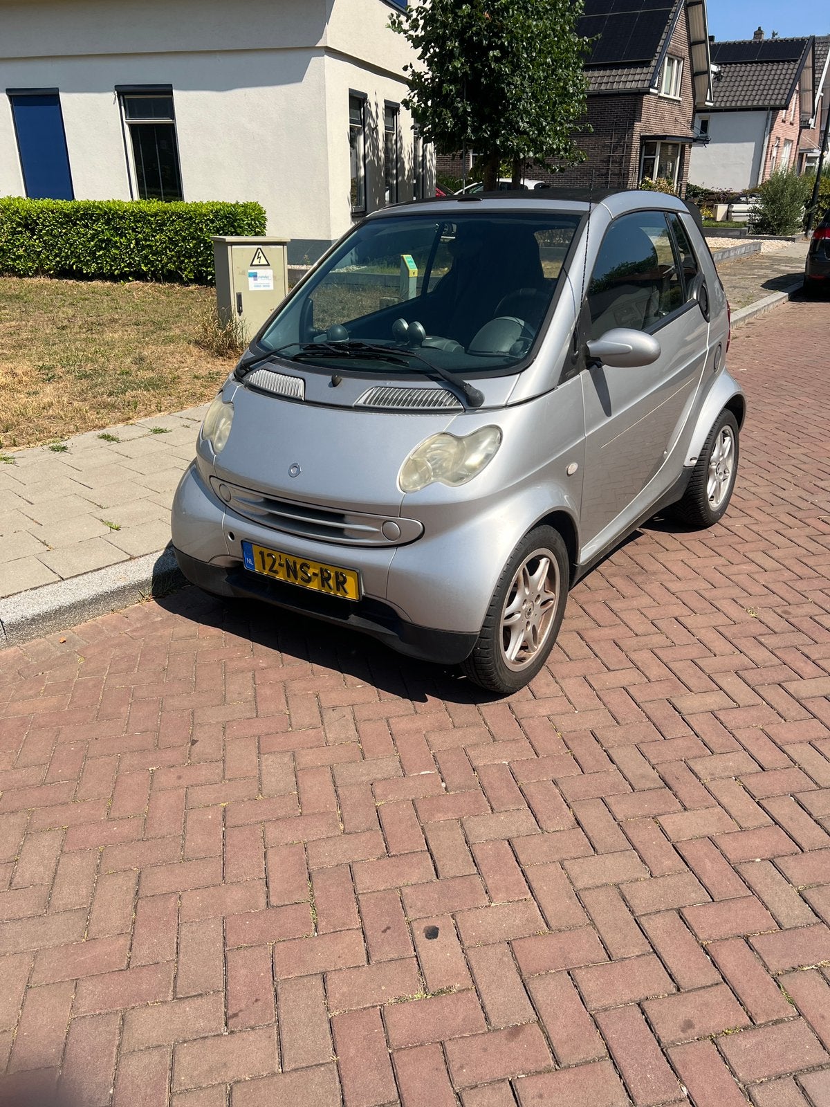 Smart 0.7 Cabrio 45KW AUT 2004 Grijs met trekhaak en armsteu, Auto's, Cabriolet, 61 pk, Origineel Nederlands, Grijs