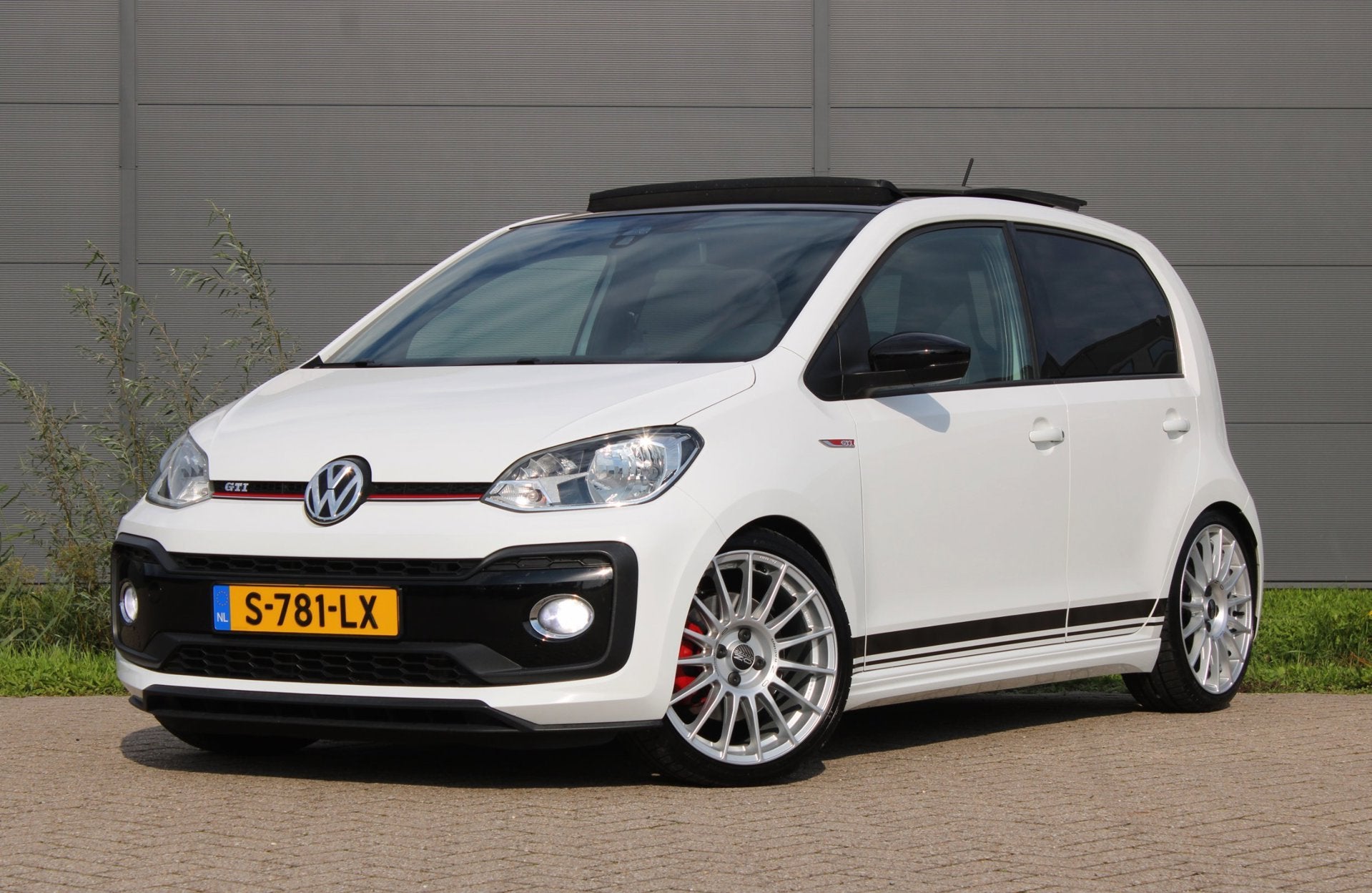 Volkswagen Up! 1.0 GTI BeatsAudio Panodak Camera Schroefset, Auto's, 970 kg, Stof, 4 stoelen, 116 pk