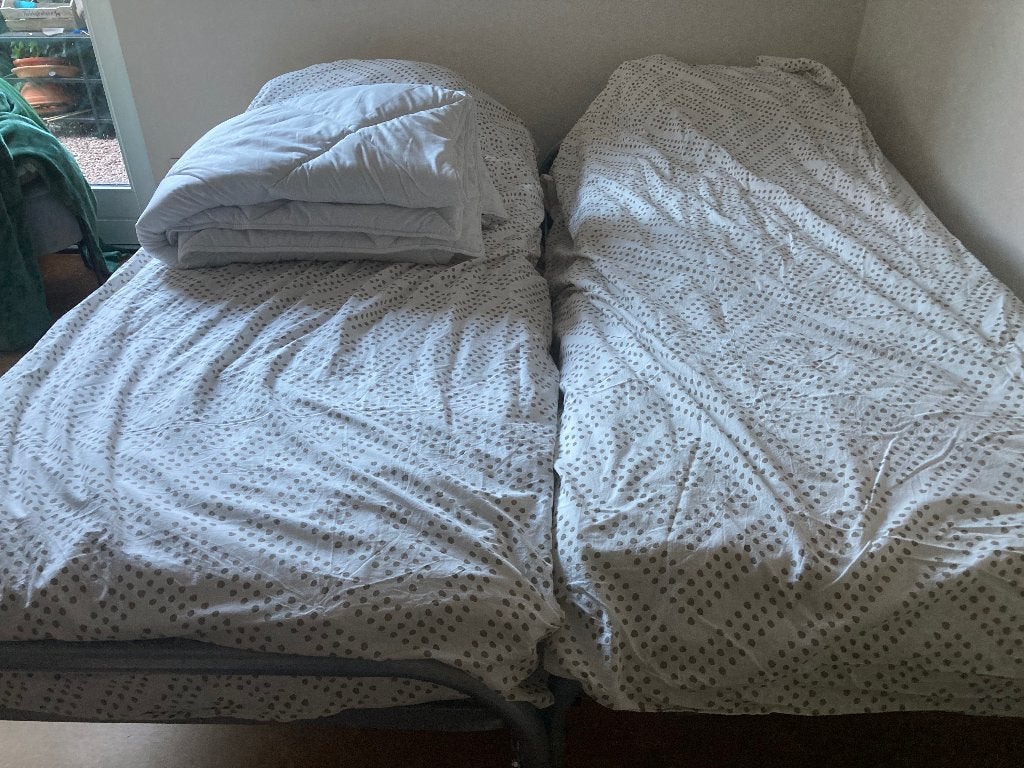 Onderschuifbed, Huis en Inrichting, Slaapkamer | Bedden, Ophalen, Bruin, Tweepersoons, Zo goed als nieuw