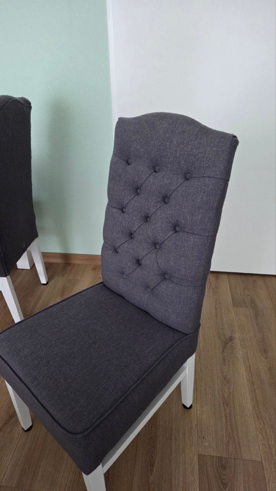 Set van 4 donkergrijze eetkamerstoelen met knopen, Ophalen, Hout, Gebruikt, Vier