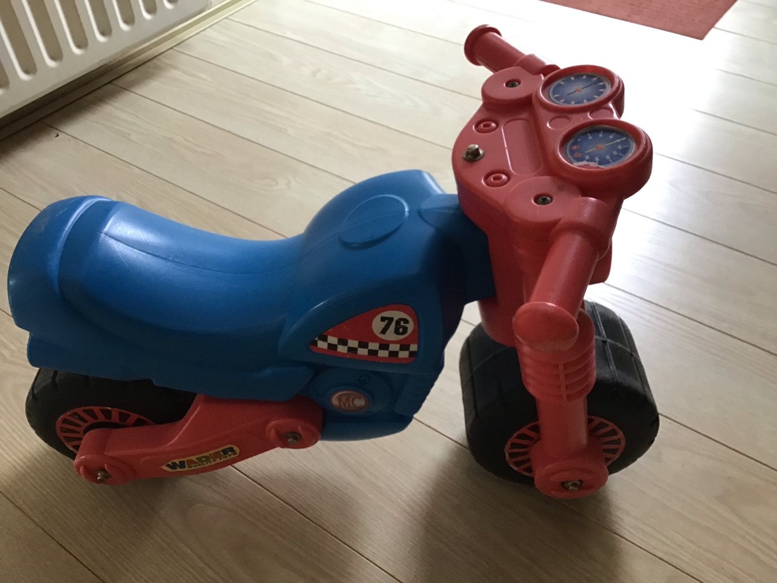 Wader Loopmotor Blauw/Rood - Zo goed als nieuw, Ophalen, Zo goed als nieuw, Loopfiets