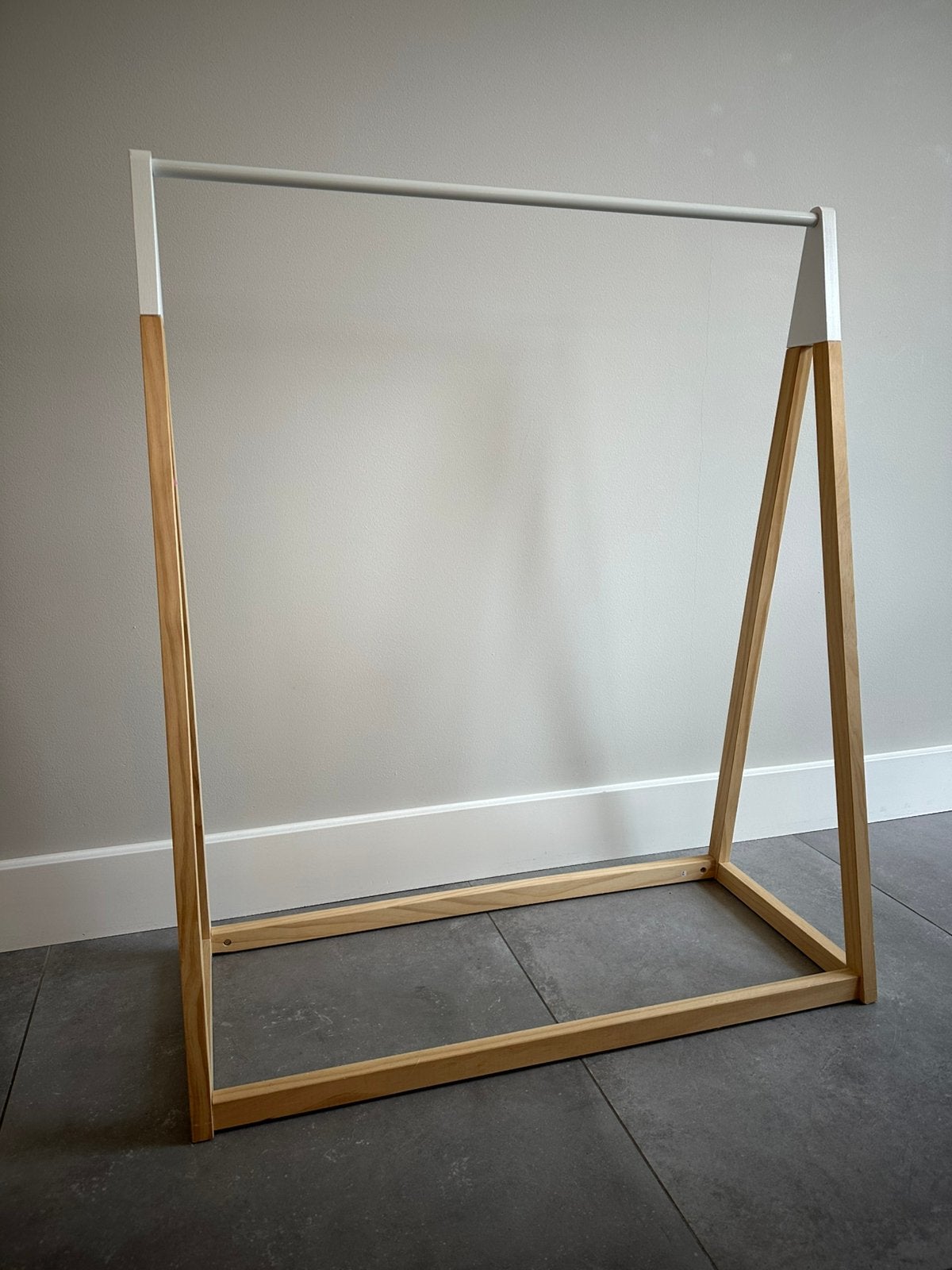 Kledingrek kinderkamer, Ophalen, Zo goed als nieuw