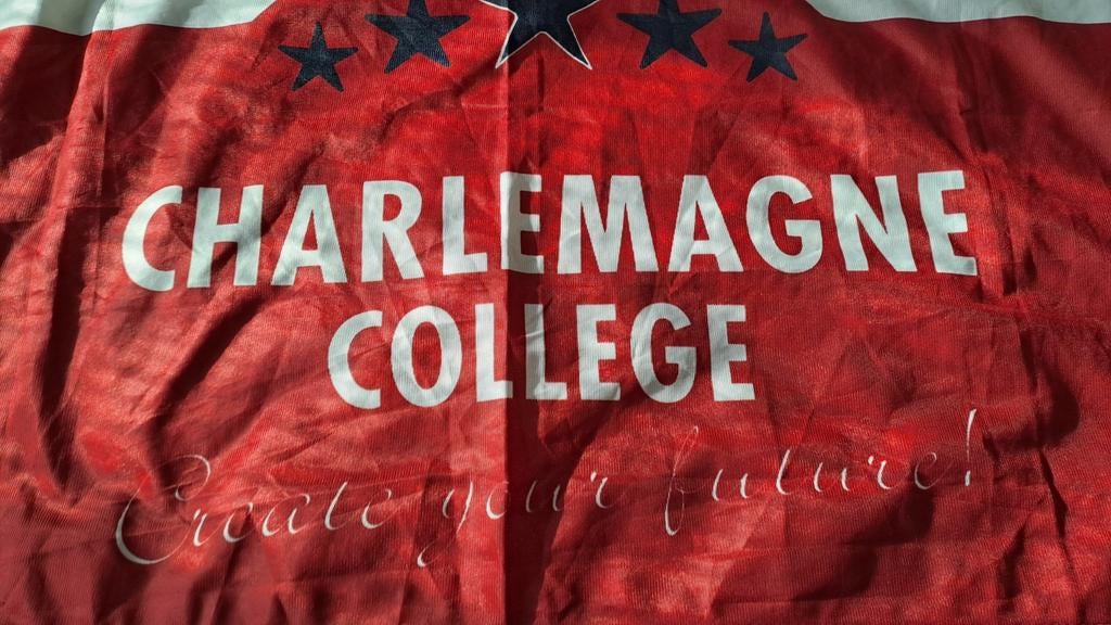 Charlemagne College geslaagd vlag, Diversen, Onbekend, Nieuw, Ophalen of Verzenden, Onbekend