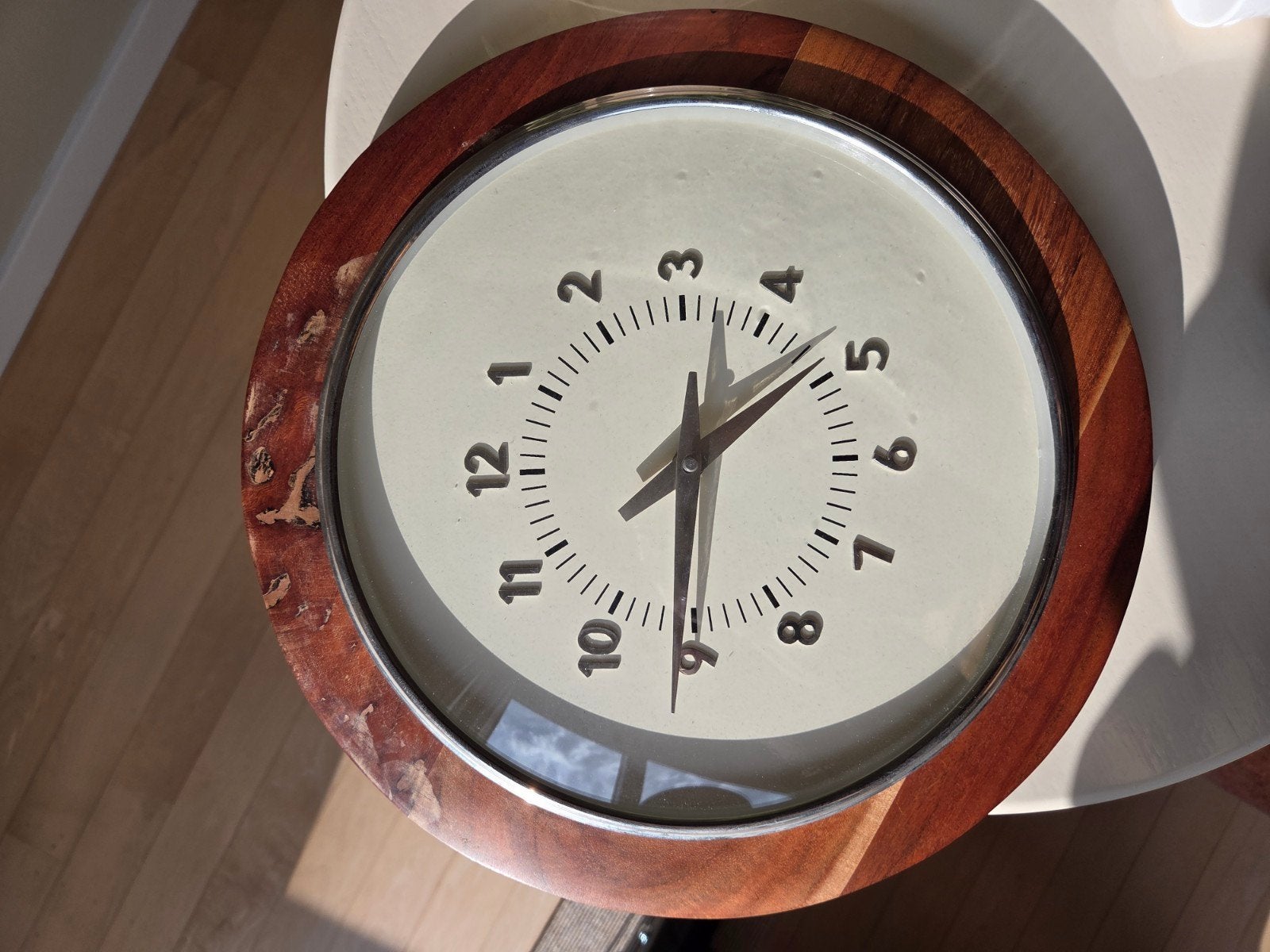 wandklok doorsnede 32 cm, Ophalen of Verzenden, Zo goed als nieuw, Analoog, Wandklok