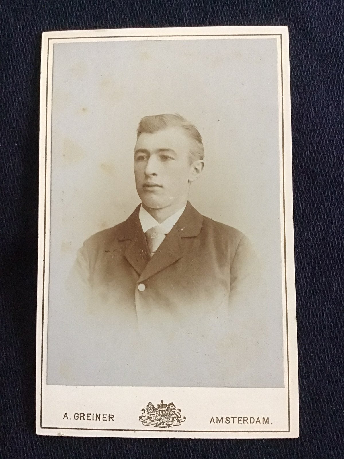 CDV, Jongeman, ALBERT GREINER, AMSTERDAM, Carte de Visite, Ophalen of Verzenden, Voor 1940, Gebruikt, Foto