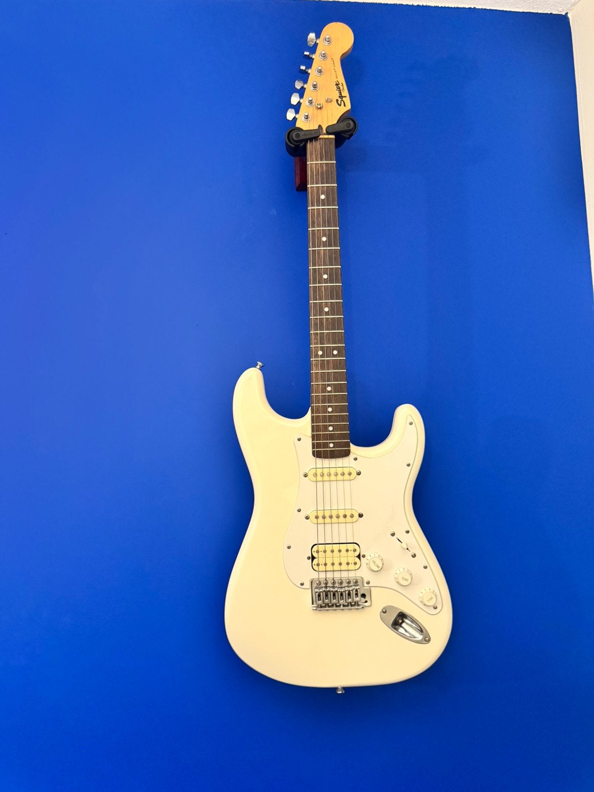 Squier strat in perfect condition (Indonesia), Muziek en Instrumenten, Instrumenten | Onderdelen, Ophalen, Zo goed als nieuw, Elektrische gitaar
