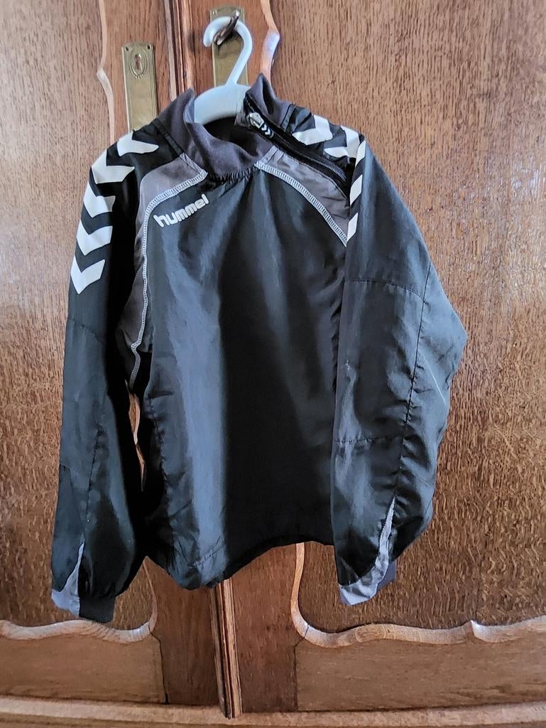 Hummel sportjas maat 122, Gebruikt, Jongen of Meisje, Sport- of Zwemkleding, Ophalen of Verzenden