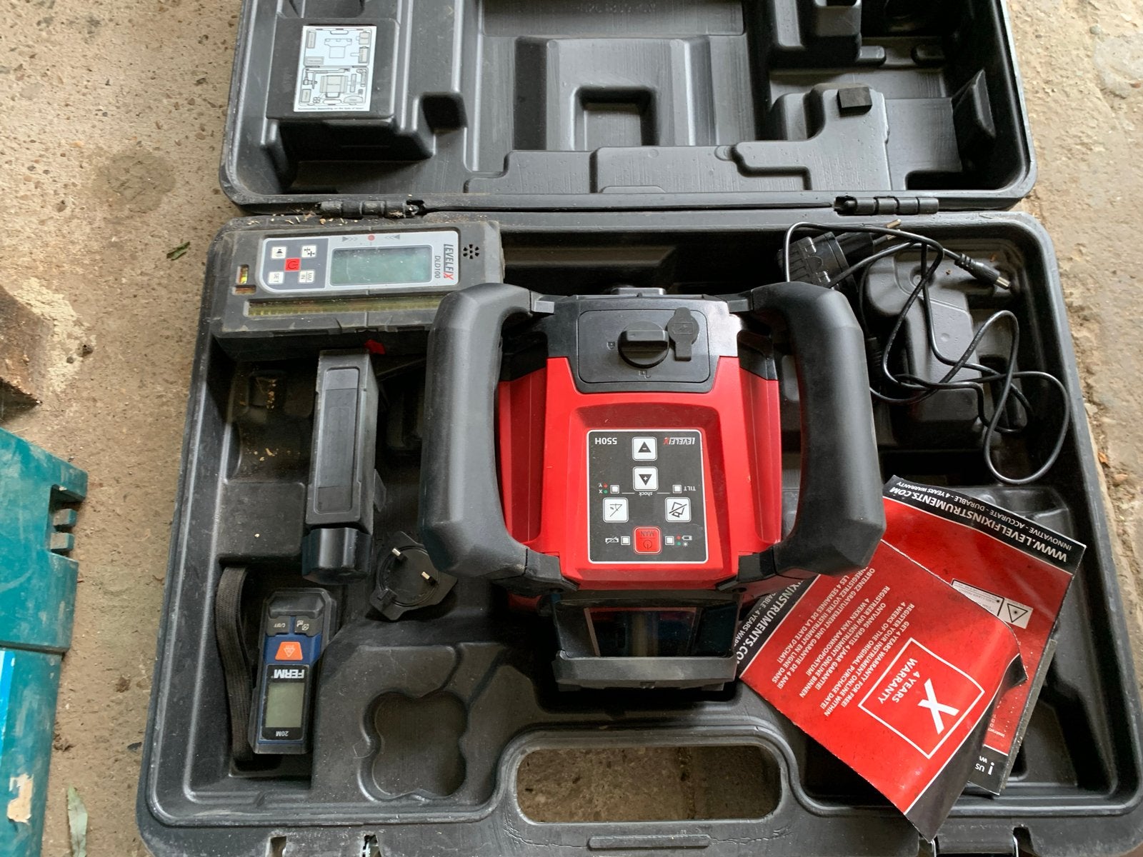 LevelFix 550H Roterende Laser Waterpas met Koffer, Doe-het-zelf en Verbouw, Meetapparatuur, Ophalen, Gebruikt, Licht