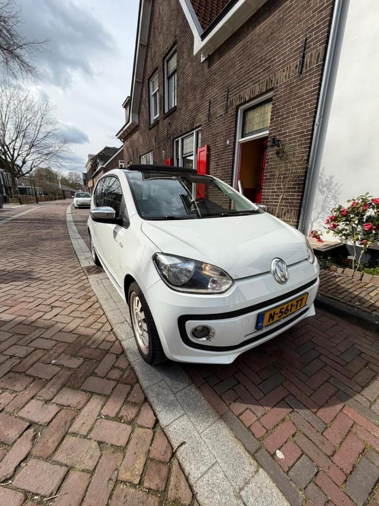Volkswagen Up! 1.0 White Up! | Panoramadak | Airco | Cruise, Auto's, Voorwielaandrijving, Euro 5, Stof, Up!