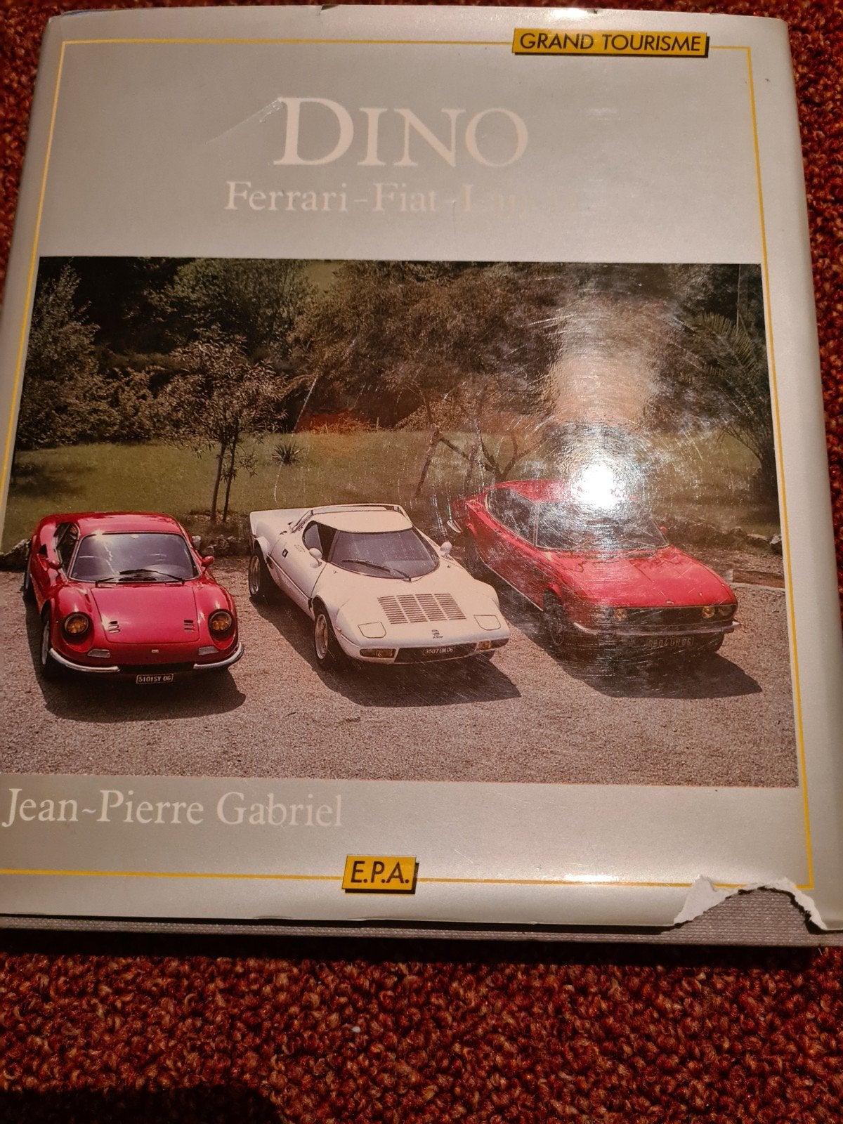 Dino Ferrari-Fiat-Lancia Boek - Grand Tourisme, Ophalen of Verzenden, Gelezen, Ferrari, Jean-Pierre Gabriel