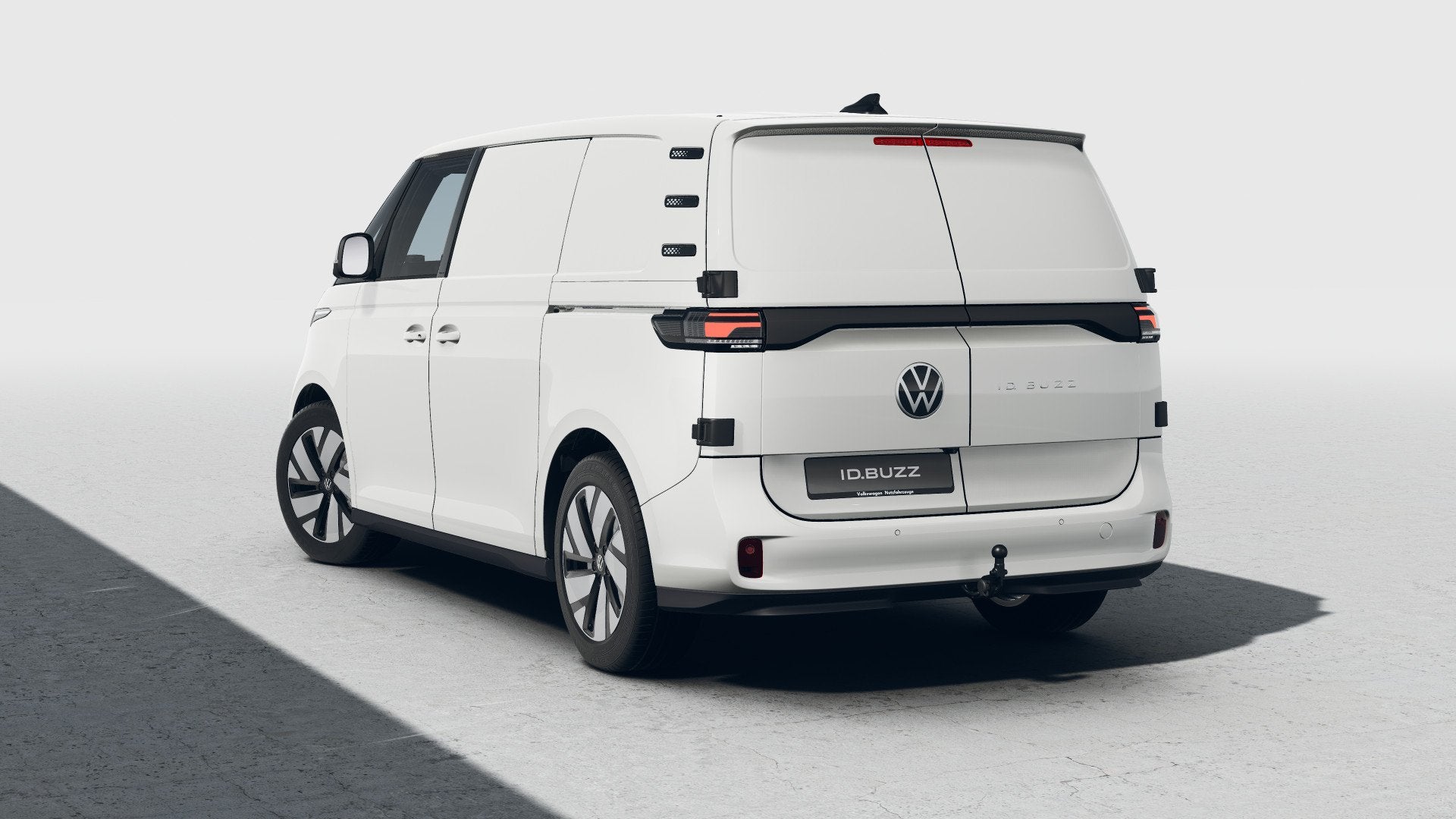 Volkswagen ID. Buzz Cargo 286pk Bulli Limited Edition 79 kWh, Auto's, Automaat, 12 maanden, Zwart, Volkswagen