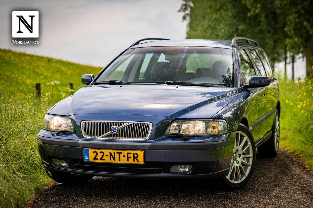 Volvo V70 2.5 T |Trekhaak |Leder |LM Velgen |210pk, Auto's, Volvo, Voorwielaandrijving, 1556 kg, Met garantie (alle), Blauw