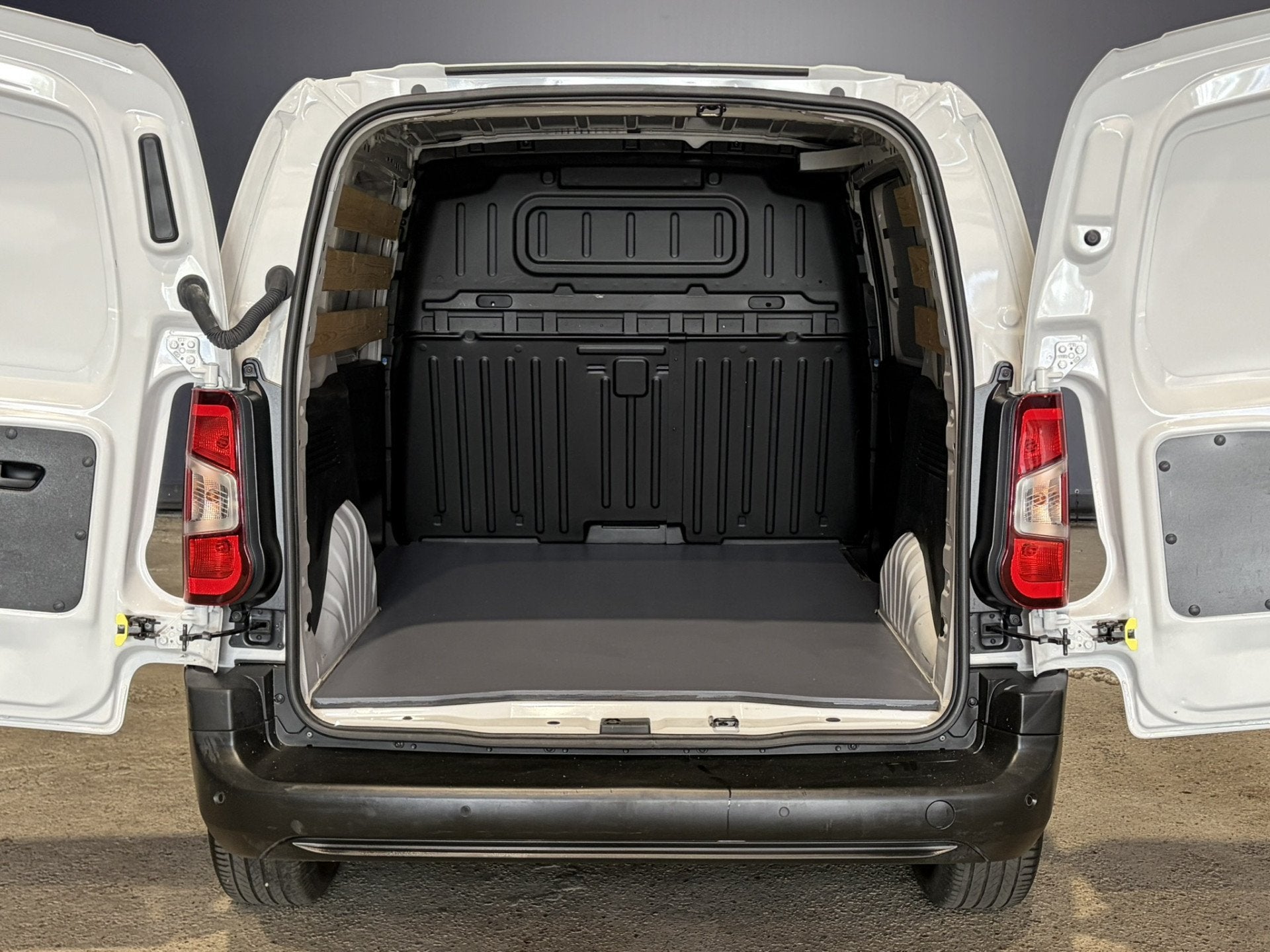 Opel Combo 1.5 BlueHDi 131pk L1H1 Euro6 Airco | Apple Carpla, Voorwielaandrijving, Dealer onderhouden, Stof, Gebruikt